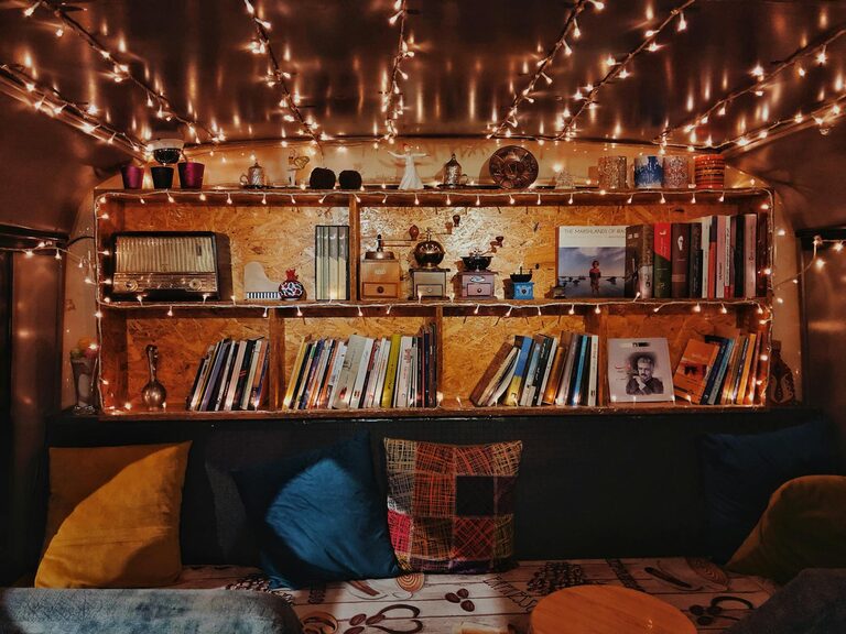 Tips for Creating a Cozy and Inviting Reading Nook at Home